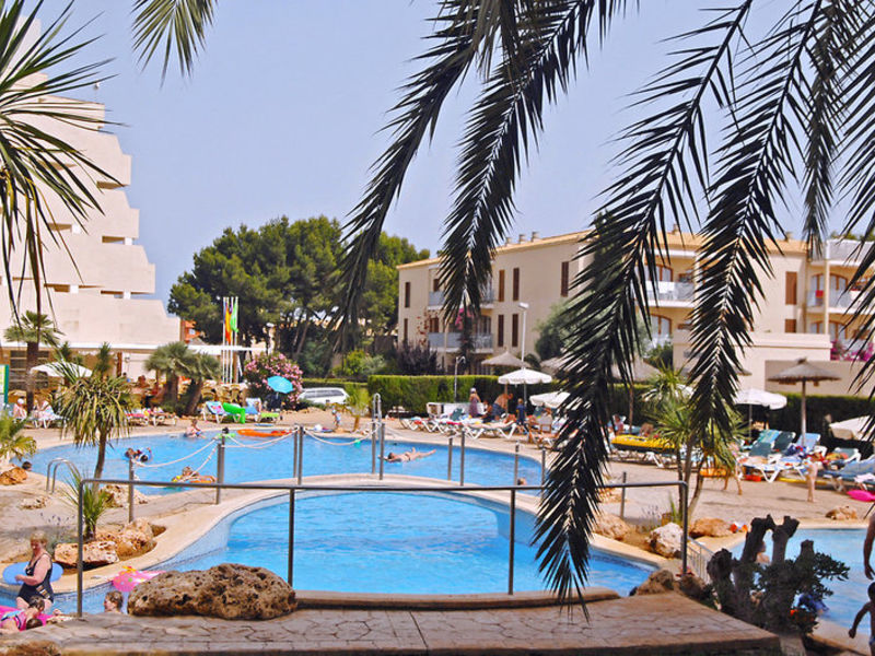 Protur Floriana Resort