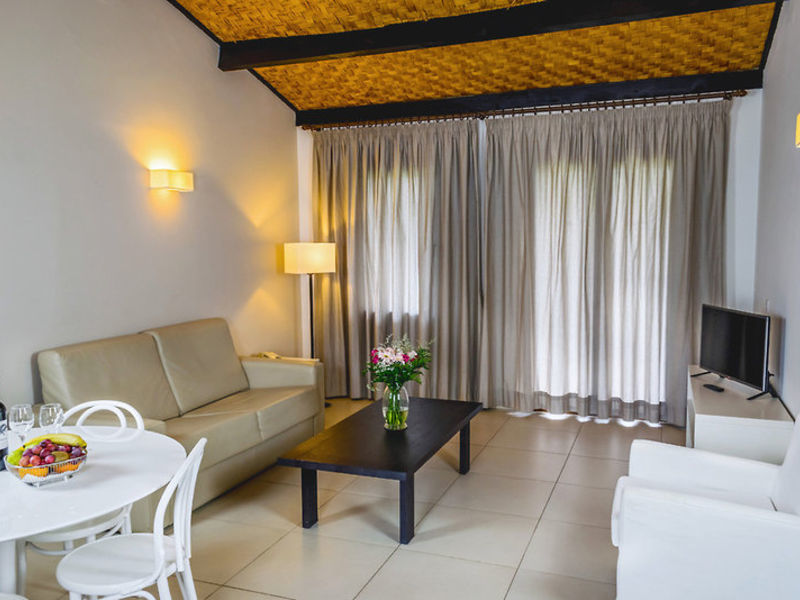 Kermia Beach Bungalow Hotel