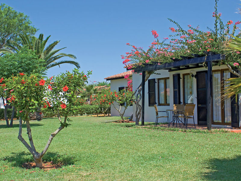 Kermia Beach BUngalow Hotel