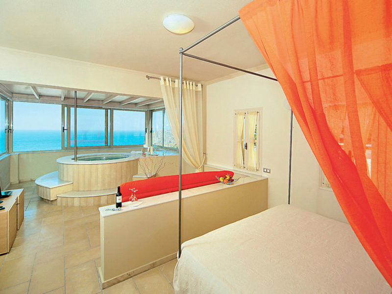 Antinea Suites & Spa