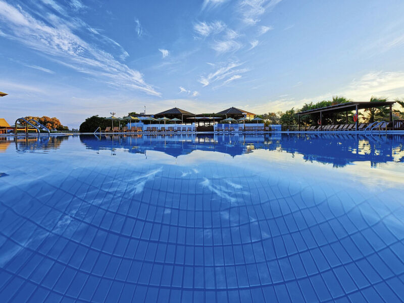 Apollonia Beach Resort &Amp; Spa