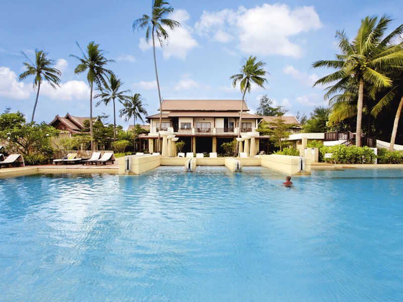 Apsara Beachfront Resort &Amp; Villa