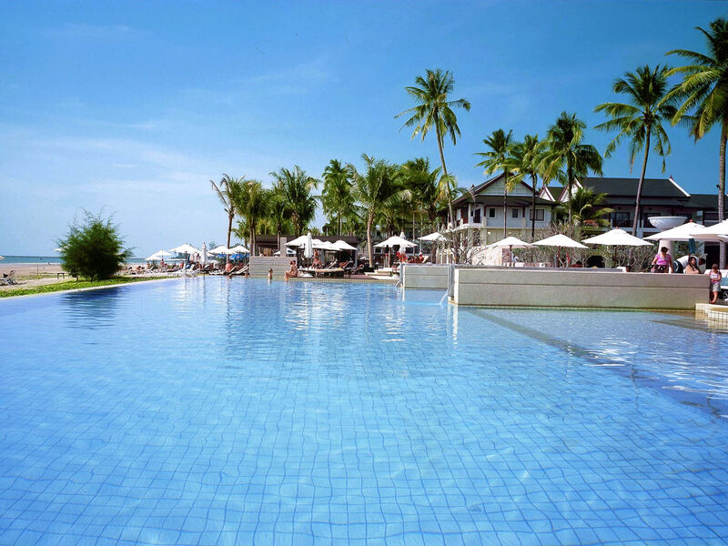 Apsara Beachfront Resort &Amp; Villa