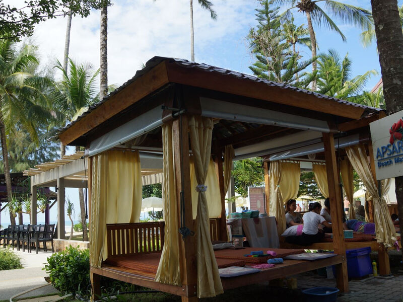 Apsara Beachfront Resort &Amp; Villa