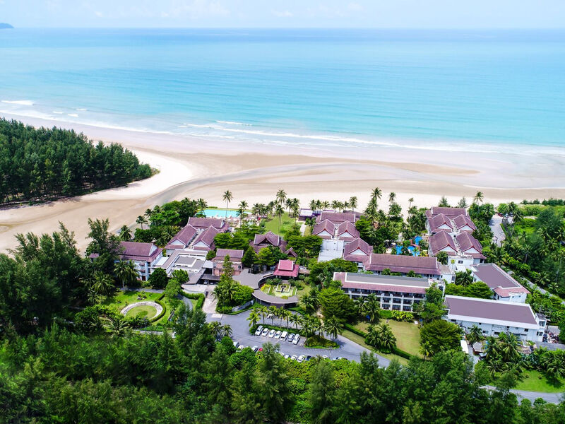 Apsara Beachfront Resort &Amp; Villa