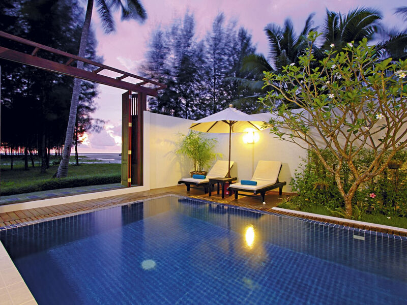 Apsara Beachfront Resort &Amp; Villa