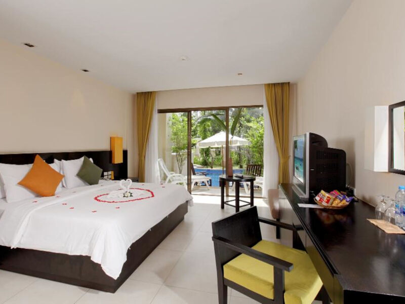 Apsara Beachfront Resort &Amp; Villa