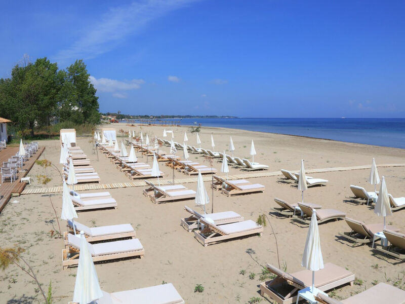 Cavomarina Beach