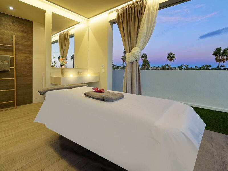 Club Maspalomas Suites &Amp; Spa