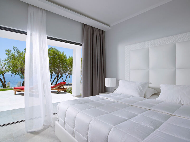 Dimitra Beach Hotel &Amp; Suites