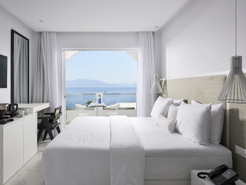 Dimitra Beach Hotel &Amp; Suites