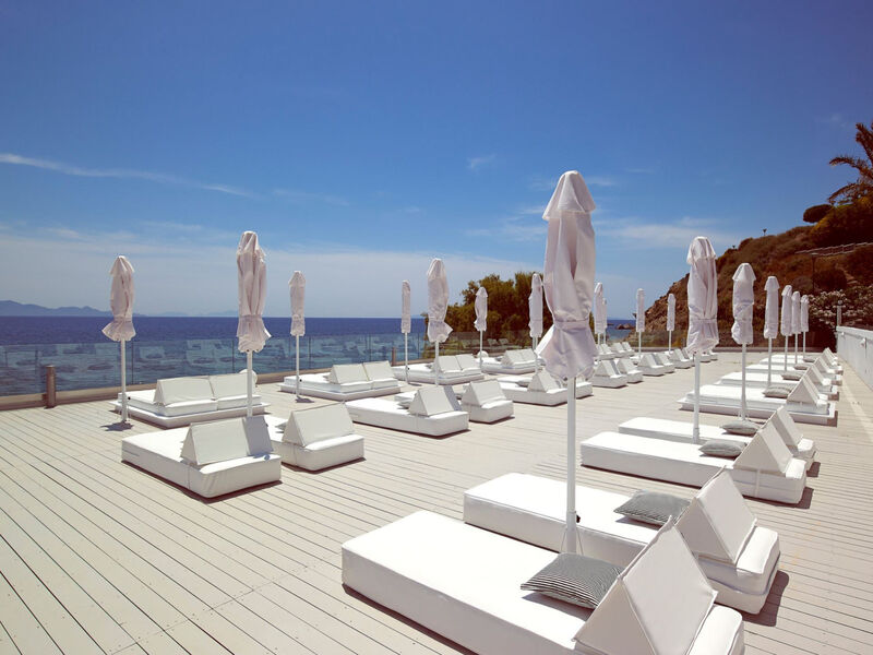 Dimitra Beach Hotel &Amp; Suites