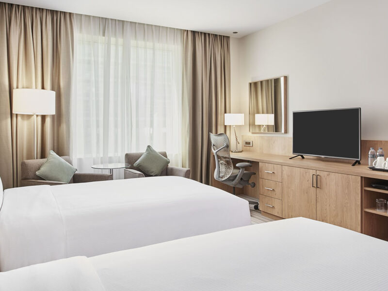 Hilton Garden Inn Dubai, Mall Avenue