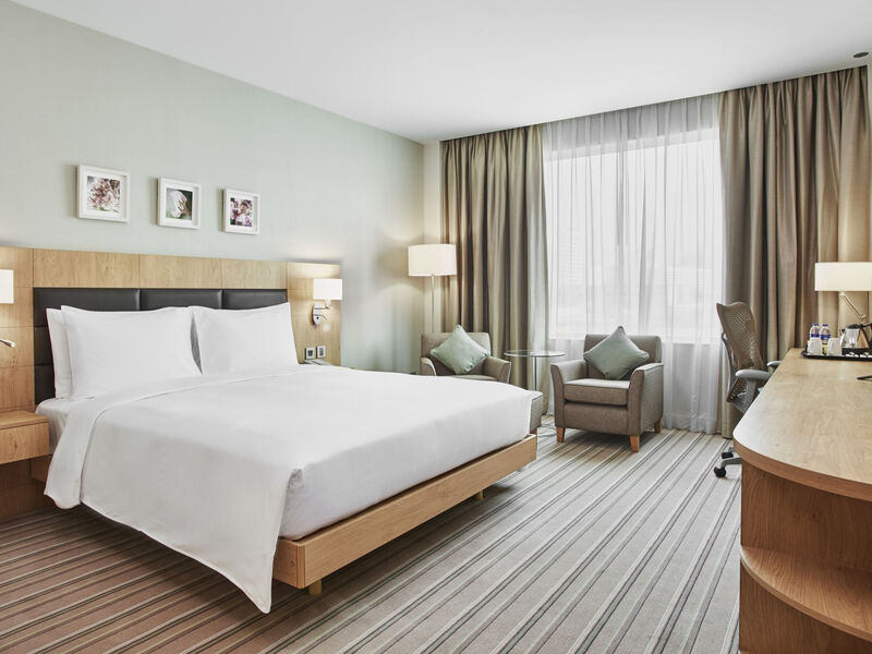 Hilton Garden Inn Dubai, Mall Avenue