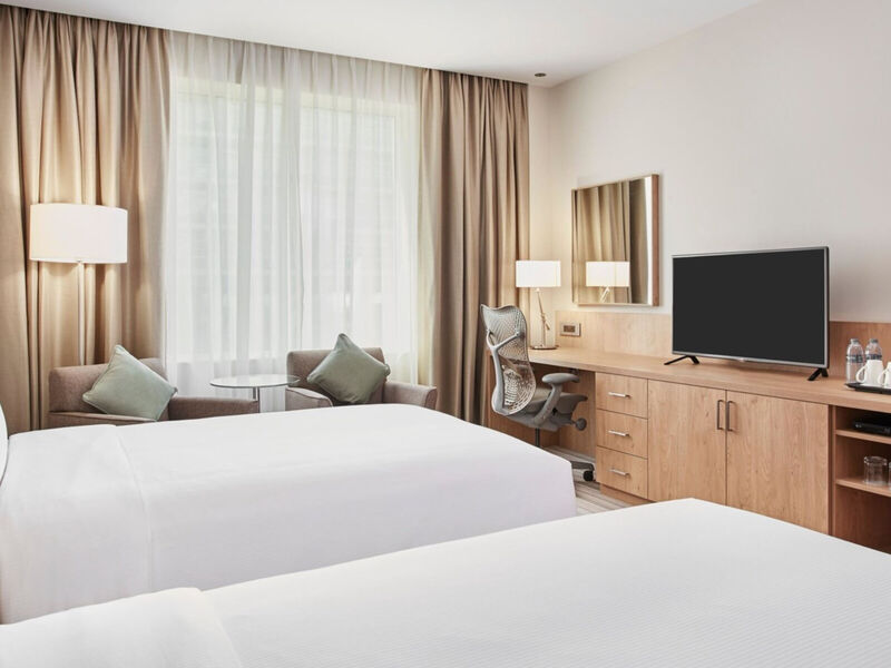 Hilton Garden Inn Dubai, Mall Avenue