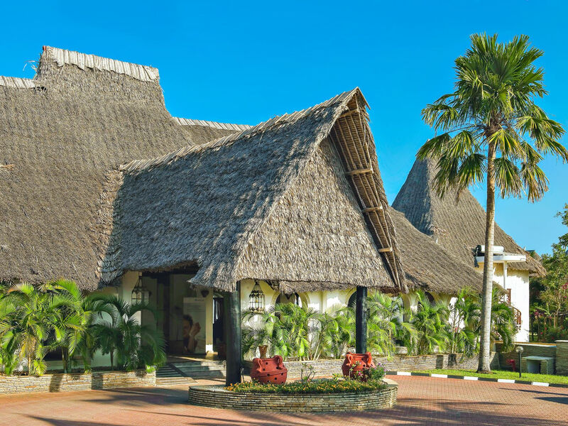 Neptune Village Beach Resort &Amp; Spa