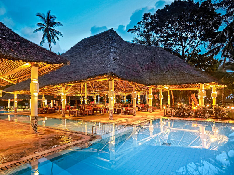 Neptune Village Beach Resort &Amp; Spa