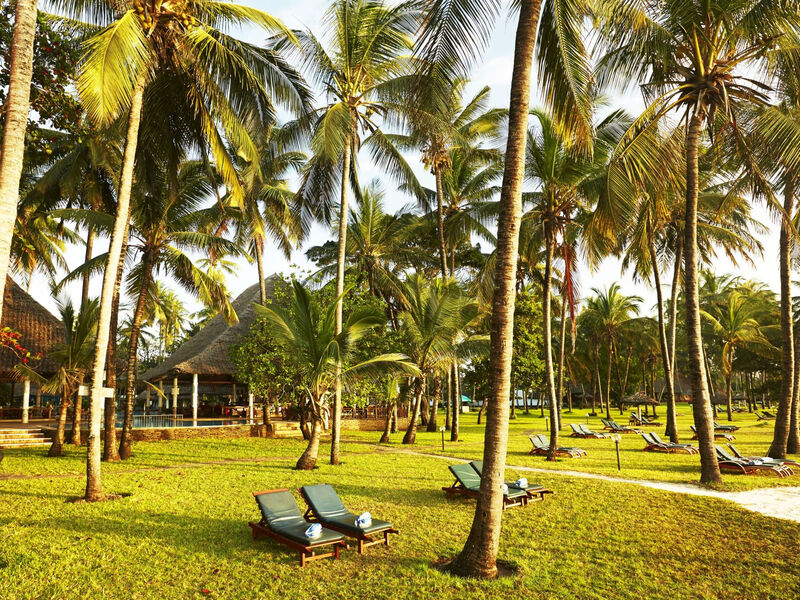 Neptune Village Beach Resort &Amp; Spa