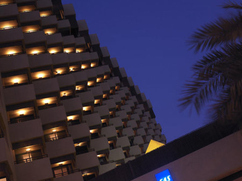 Radisson Blu Dubai Deira Creek