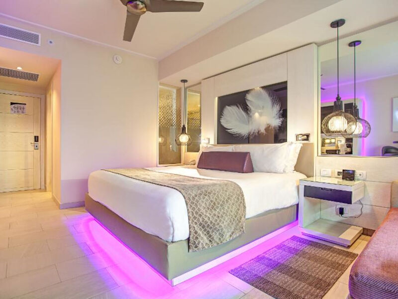 Royalton Chic Punta Cana Resort &Amp; Spa