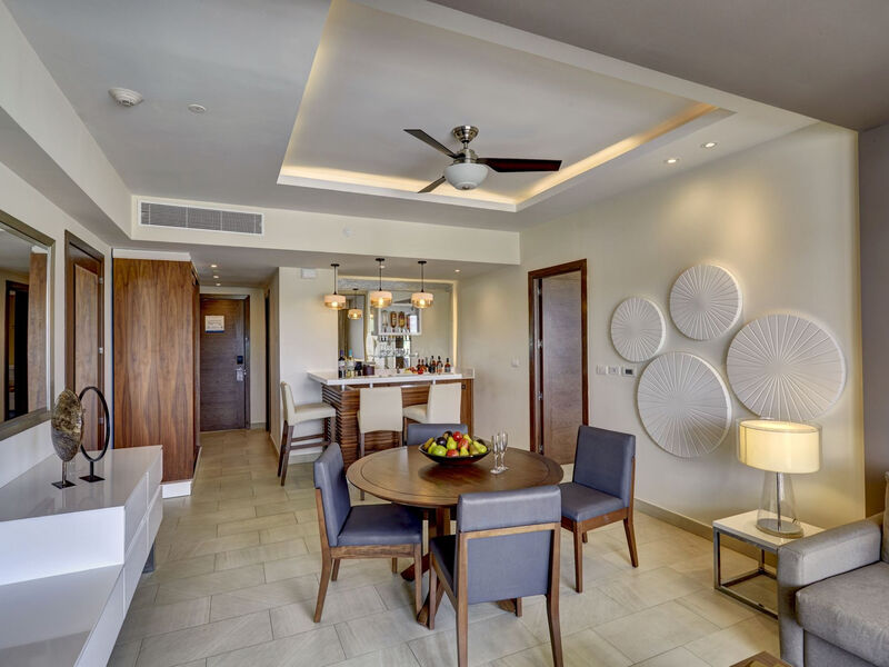 Royalton Chic Suites Cancun Resort &Amp; Spa