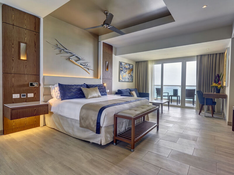 Royalton Chic Suites Cancun Resort &Amp; Spa