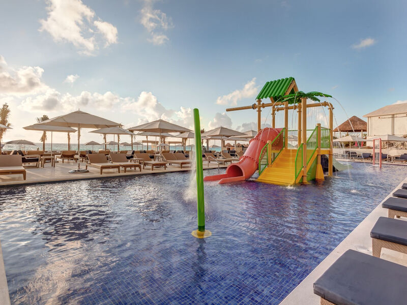 Royalton Chic Suites Cancun Resort &Amp; Spa