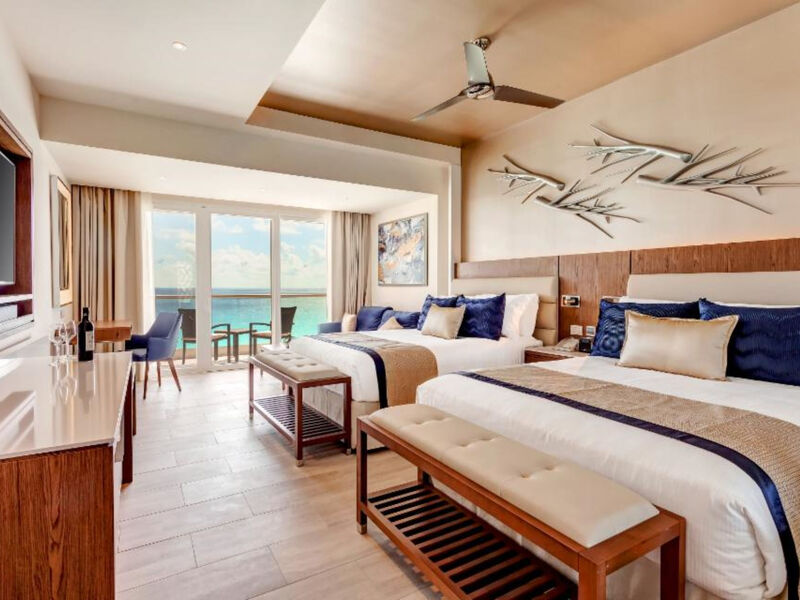 Royalton Chic Suites Cancun Resort &Amp; Spa