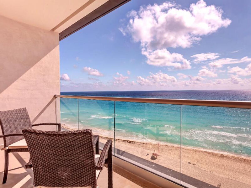 Royalton Chic Suites Cancun Resort &Amp; Spa