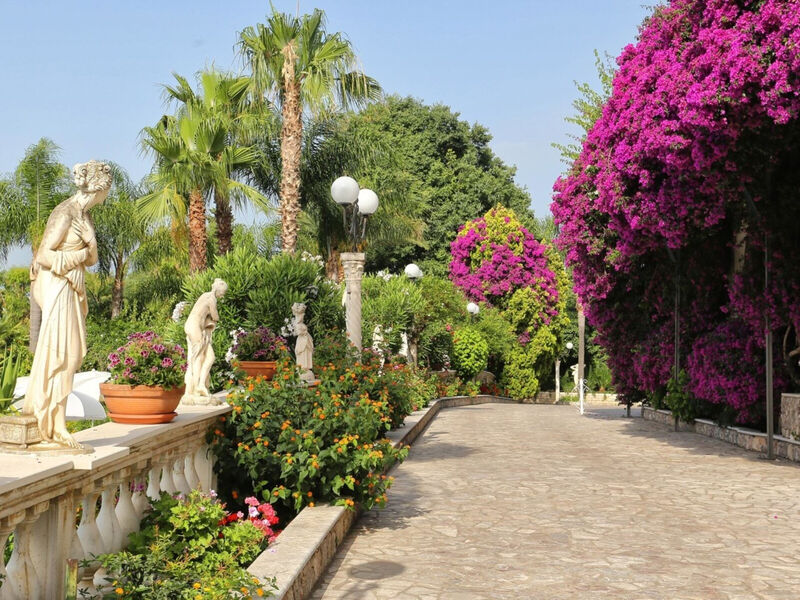 Sant Alphio Garden